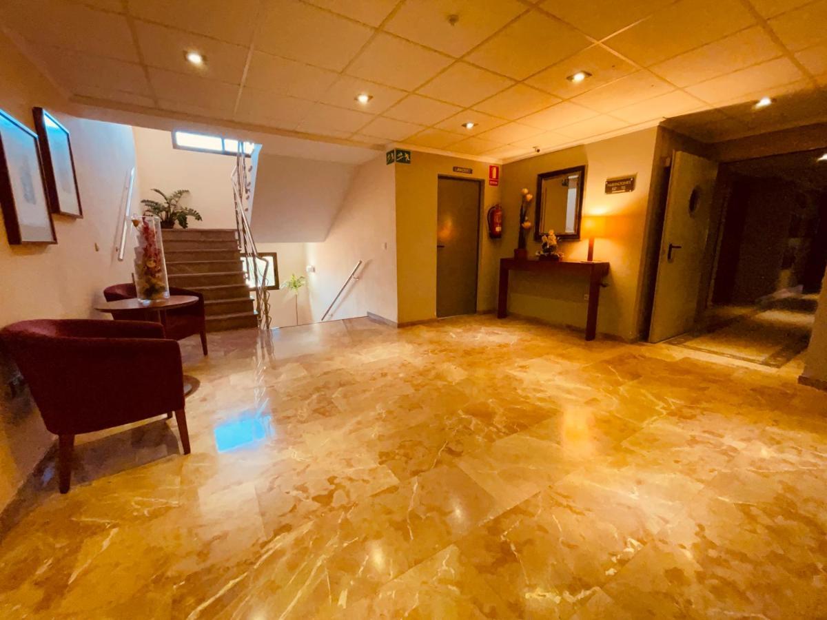 Torrijos Hotell Cheste Exteriör bild